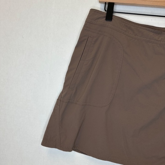 Patagonia Women’s Brown Athletic Skort with Side Button – Size 12 - Picture 4 of 14